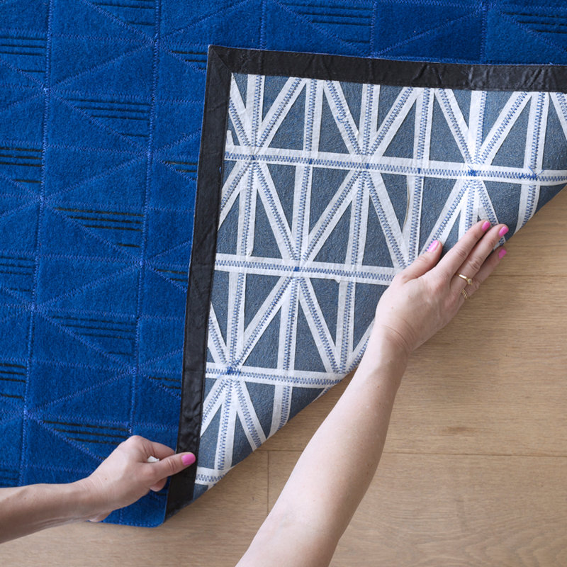 Fragment Geometric Area Rug in Blue, Round 4'11"
