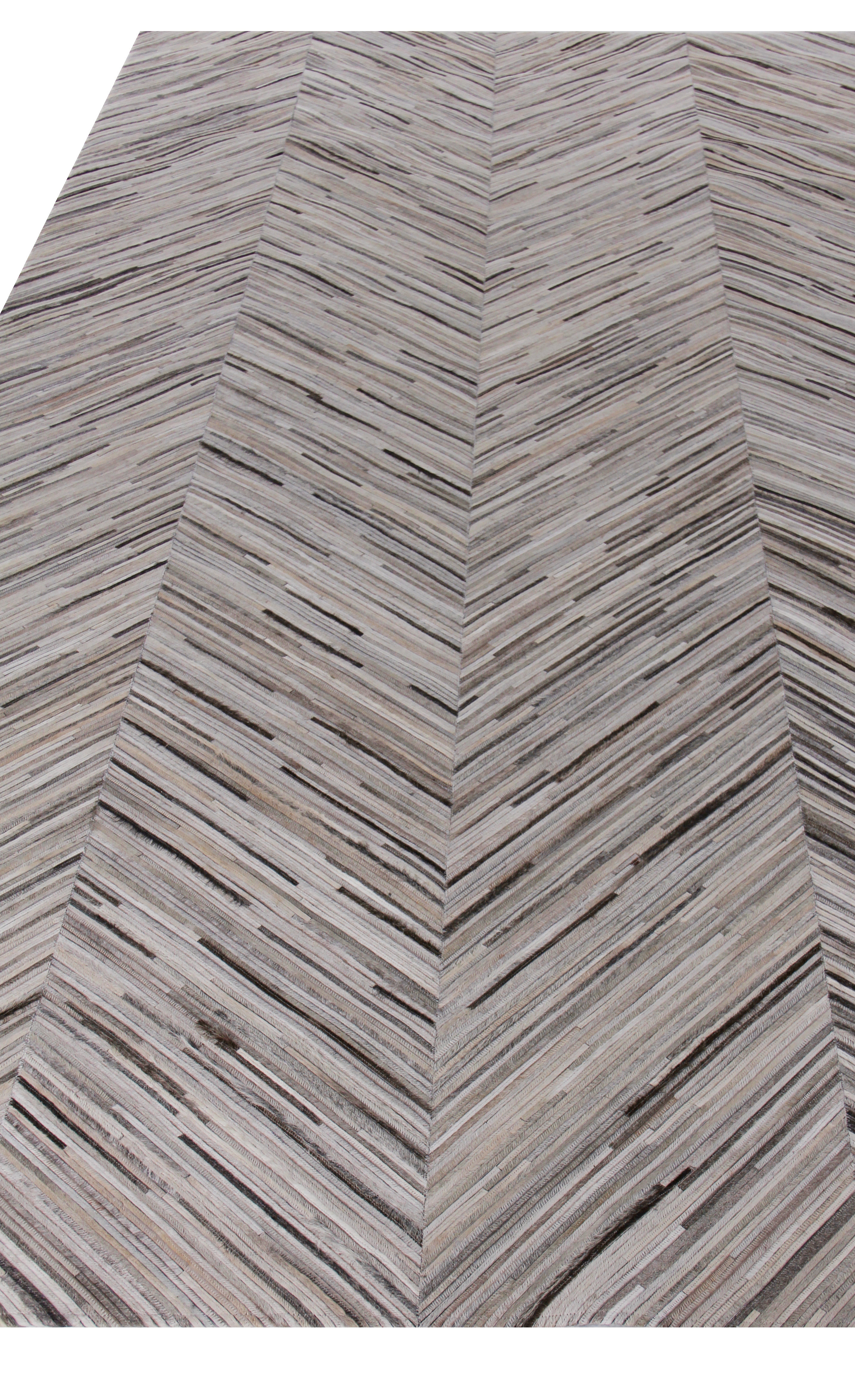 EXQUISITE RUGS Natural Hide Chevron Cowhide Area Rug in Gray/Beige ...