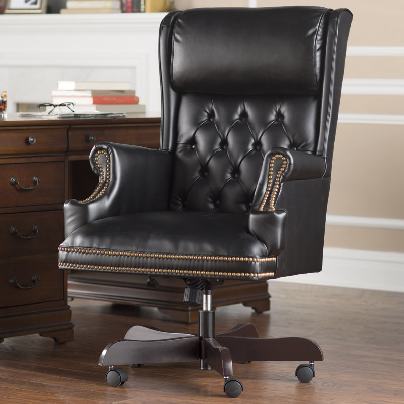Fauteuil de bureau ergonomique à haut dossier et capitonné LeatherSoft, Noir