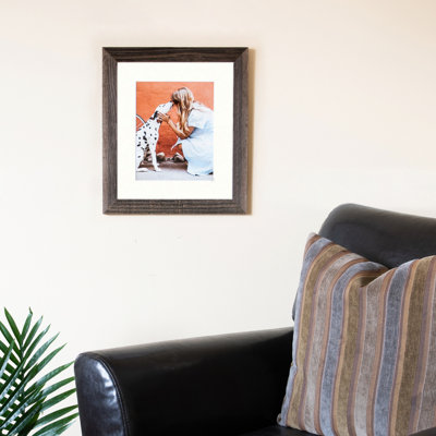 Cadre photo Arttoframes de 8,5 po x 11 po en bois de grange brun véritable récupéré de 1,5 po avec tapis simple de 2 po disponible en plus de 60 couleurs, pour des photos de 8,5 po x 11 po avec le tapis ou des photos de 12,5 po x 15 po sans le tapis