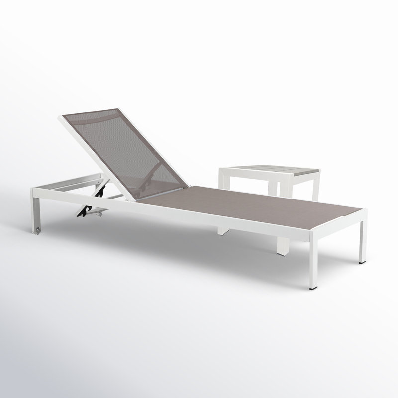 Ensemble de chaises longues inclinables d'extérieur Aynura 2 pièces 76 po avec table d'appoint – Structure en aluminium, tissu en maille à séchage rapide et roulettes dissimulées – Blanc gris