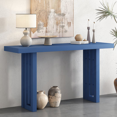 Console en placage de chêne de conception unique avec des formes latérales distinctives, pour l'entrée, le couloir et pour ajouter une touche d'élégance à votre maison