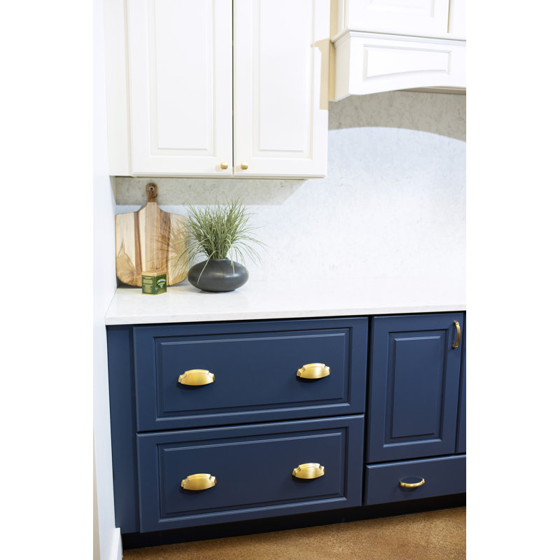 Poignées d'armoire de cuisine Veranda, poignées de tiroir à noyau solide pour portes d'armoire, Laiton doré brossé, 3 3/4"