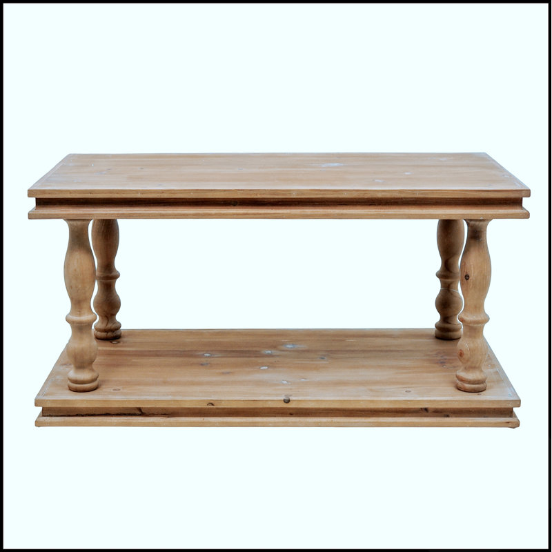 Table basse rectangulaire rustique avec rangement à 2 niveaux, en bois naturel, pieds balustres sculptés, idéale pour une décoration de style champêtre ou maison de campagne française.
