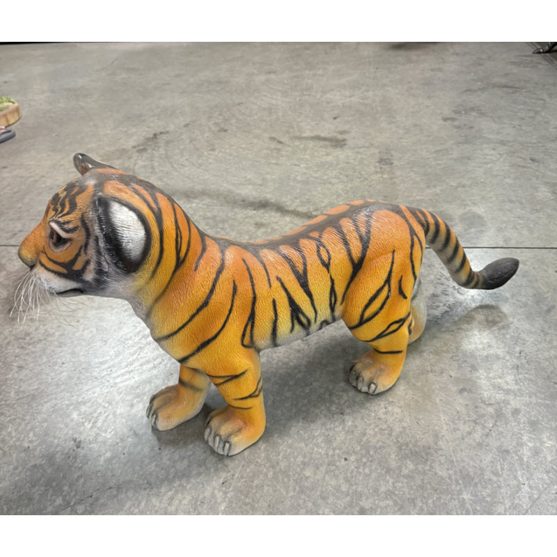 Statue debout d'un tigre du Bengale debout