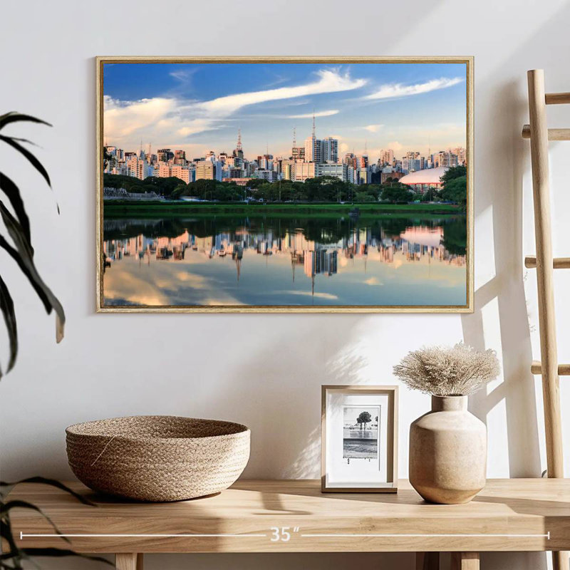 Horizon du parc d'Ibirapuera, 25 po x 17 po, Cadre flottant en bois naturel