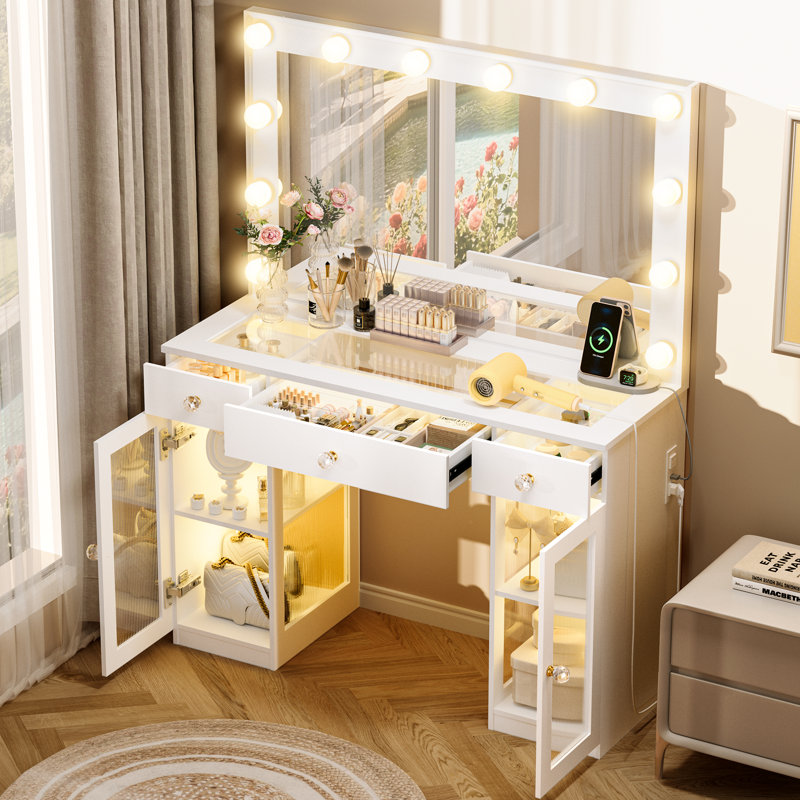 Meuble-lavabo 3 tiroirs blanc avec grand miroir 43 po, bandes lumineuses à DEL et station de charge - Commode à maquillage moderne