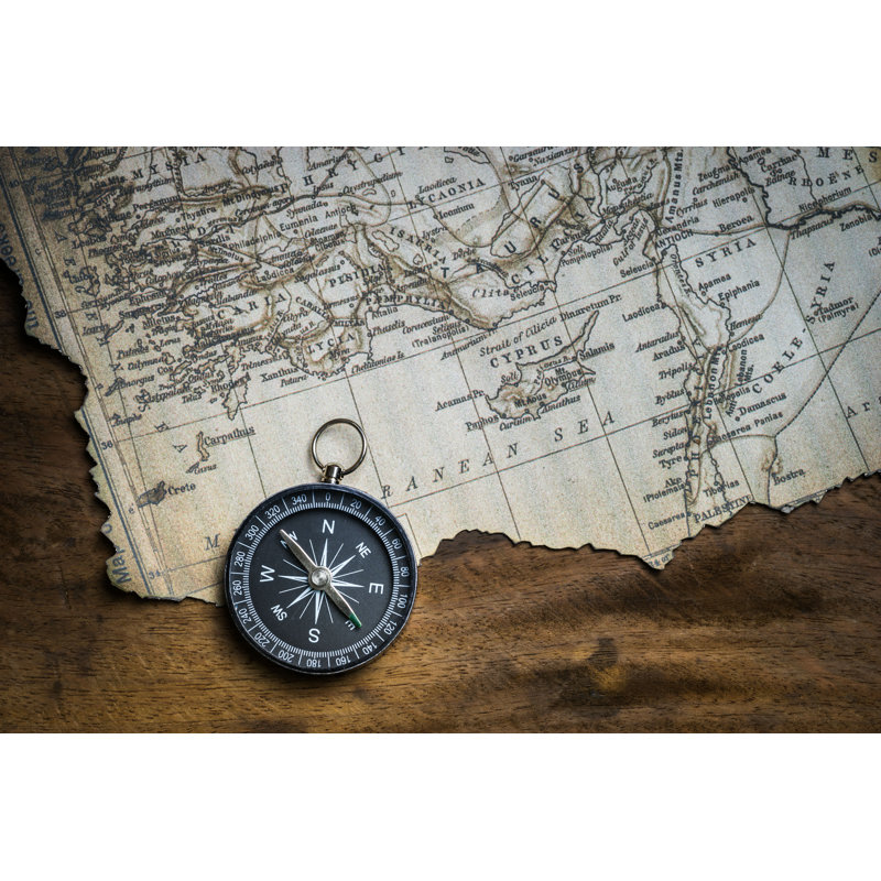 «Maquoketa Old Compass And Vintage Map» par - Photographie sur toile tendue, H 8 po x l 12 po