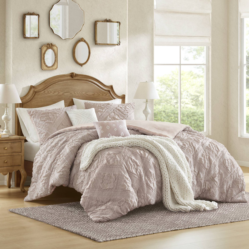 Elegant King Bedding Sets, Sculpted Polyester, Scandinavian Design, Year-round Comfort