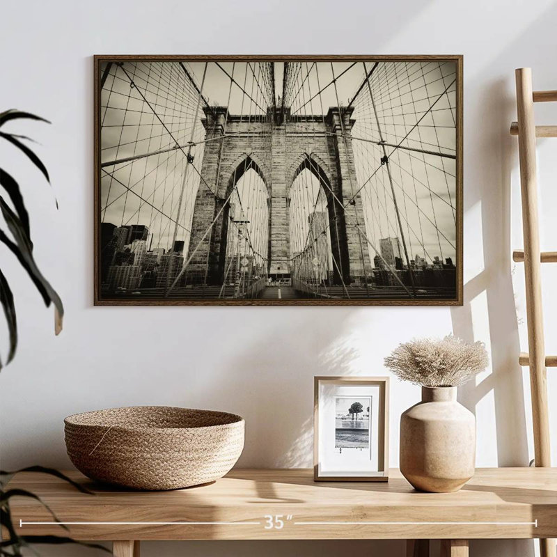 Pont monochrome de Brooklyn, 25 po x 17 po, Cadre flottant en noyer