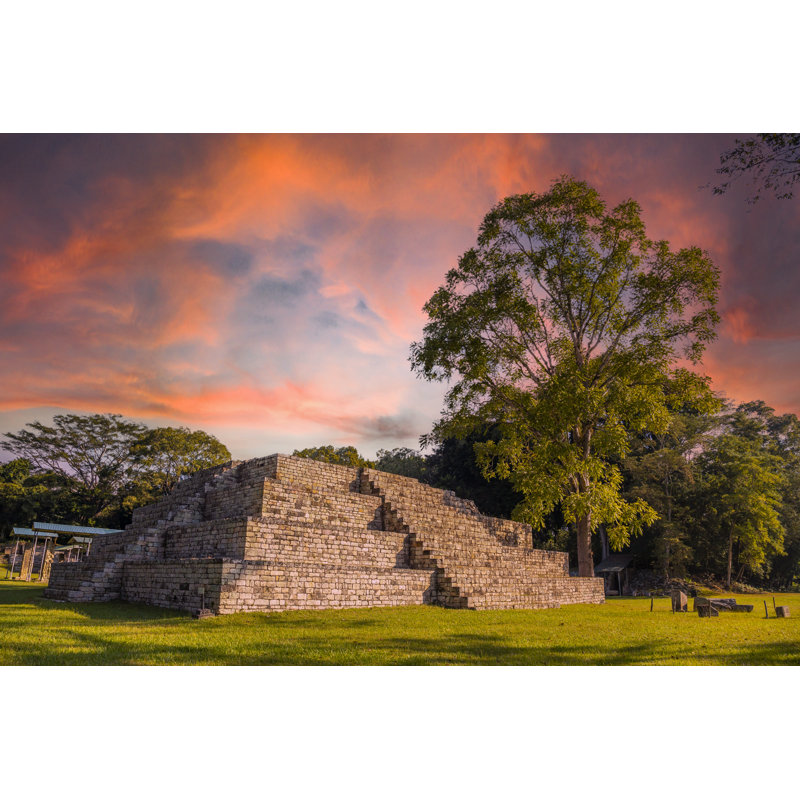 Pyramide maya sur toile par Unaihuizip photography, H 12 po x l 18 po x P 1,25 po