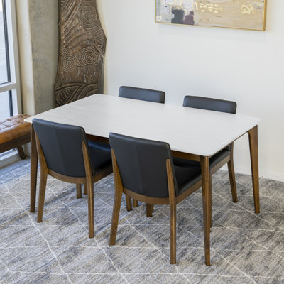 Ensemble repas pour 4 personnes Avoy