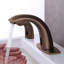 Robinet à capteur sans contact BathSelect Cana Motion et distributeur automatique de savon liquide en mousse à finition bronze huilé léger