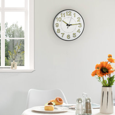 Horloge murale décorative 12 po Ebern Designs Ebow Designs