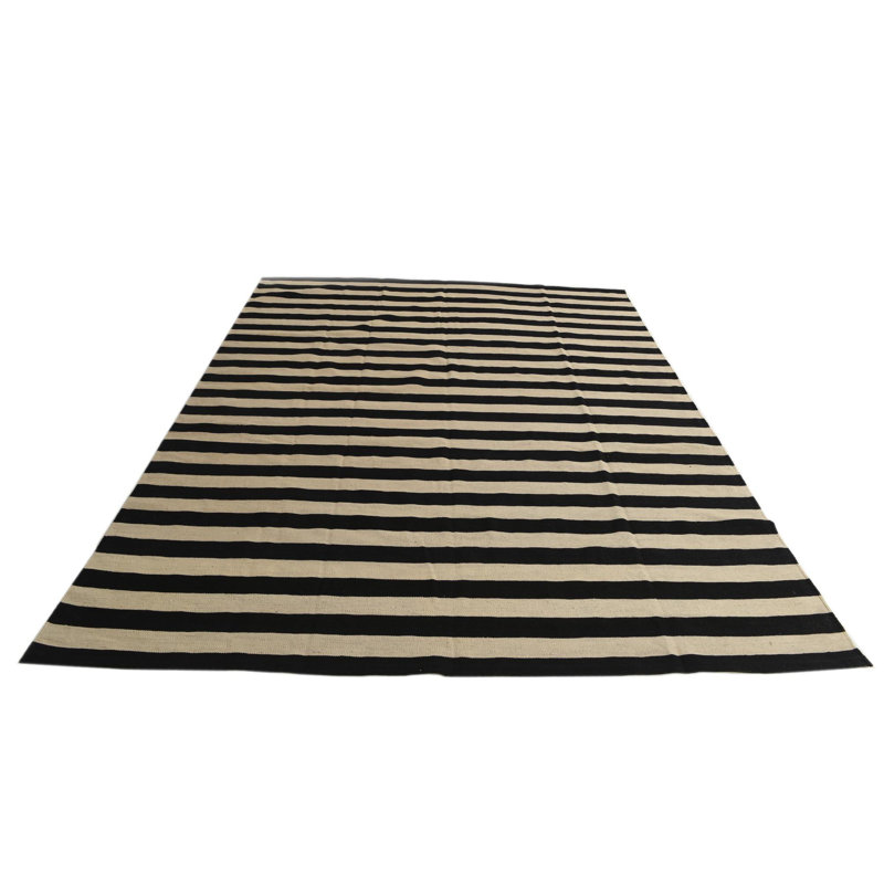 Tapis noir et blanc Petrella