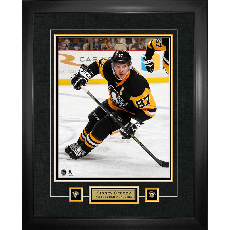 Art mural encadré 25,5 x 31,5 par Sidney Crosby Pittsburgh Penguins Skating 