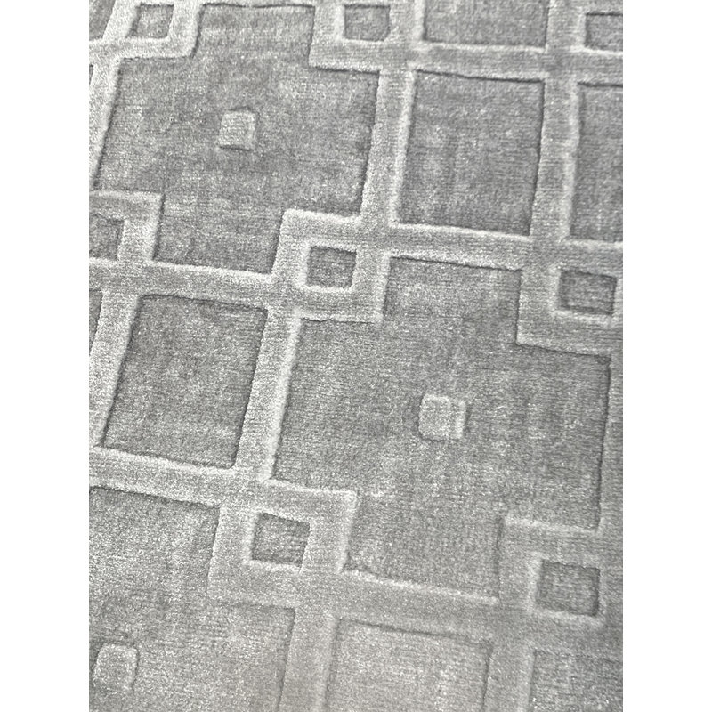 Camora Hand Loomed Geometric Area Rug in Light Silver, Rectangle 2' x 3'