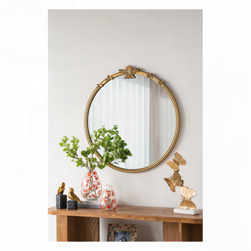Miroir mural 30 po x 31 po avec finition dorée