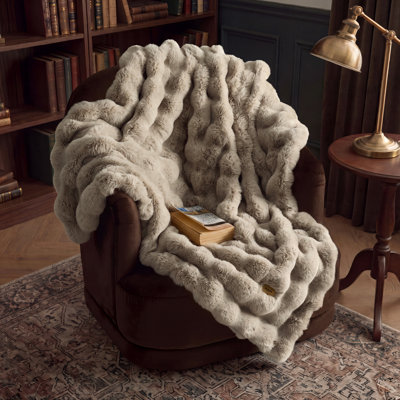 Bedsure Fluffy Faux Fur Twin/TwinXL Blanket – Soft Bubble Blanket for Sofa & Dorm Room – Nacreous Clouds – Gift for Teen Girls