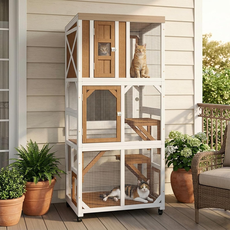 Enclos extérieur vertical portatif pour chats avec fenêtre d'accès, 5 plateformes, griffoir et balle à jouer, roulettes pour patios et balcons.