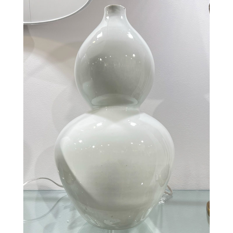 Vase en porcelaine blanc cassé