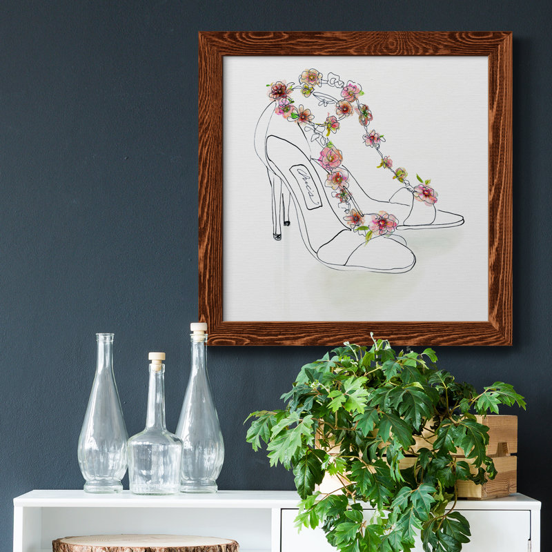 Chic Flower Heels - Peinture sur toile encadrée, H 17 po x l 17 po x P 1,5 po, Toile avec cadre érable patiné