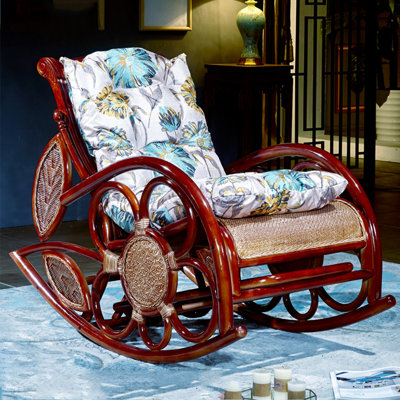 Chaise berçante élégante en rotin