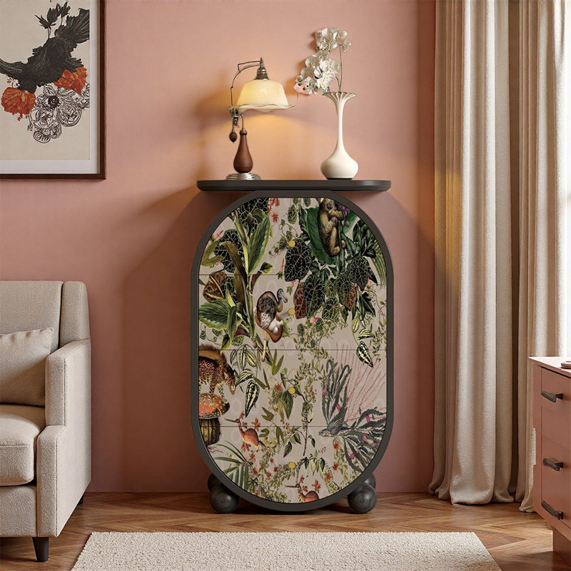 Armoire à thème en noyer