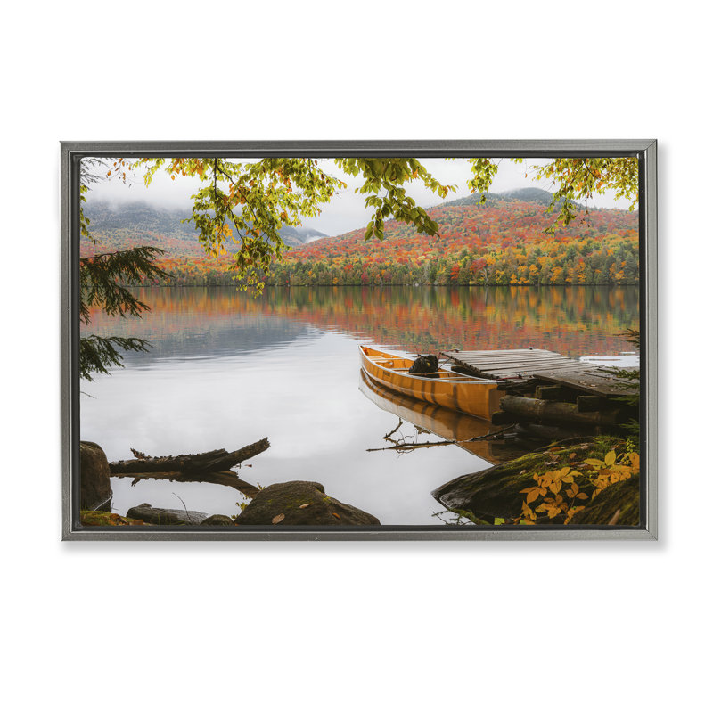 Cadre flottant Calm Foliage & Boat Dock, design Jonathan Zaha, H 17 po x l 25 po, Cadre flottant gris lustré