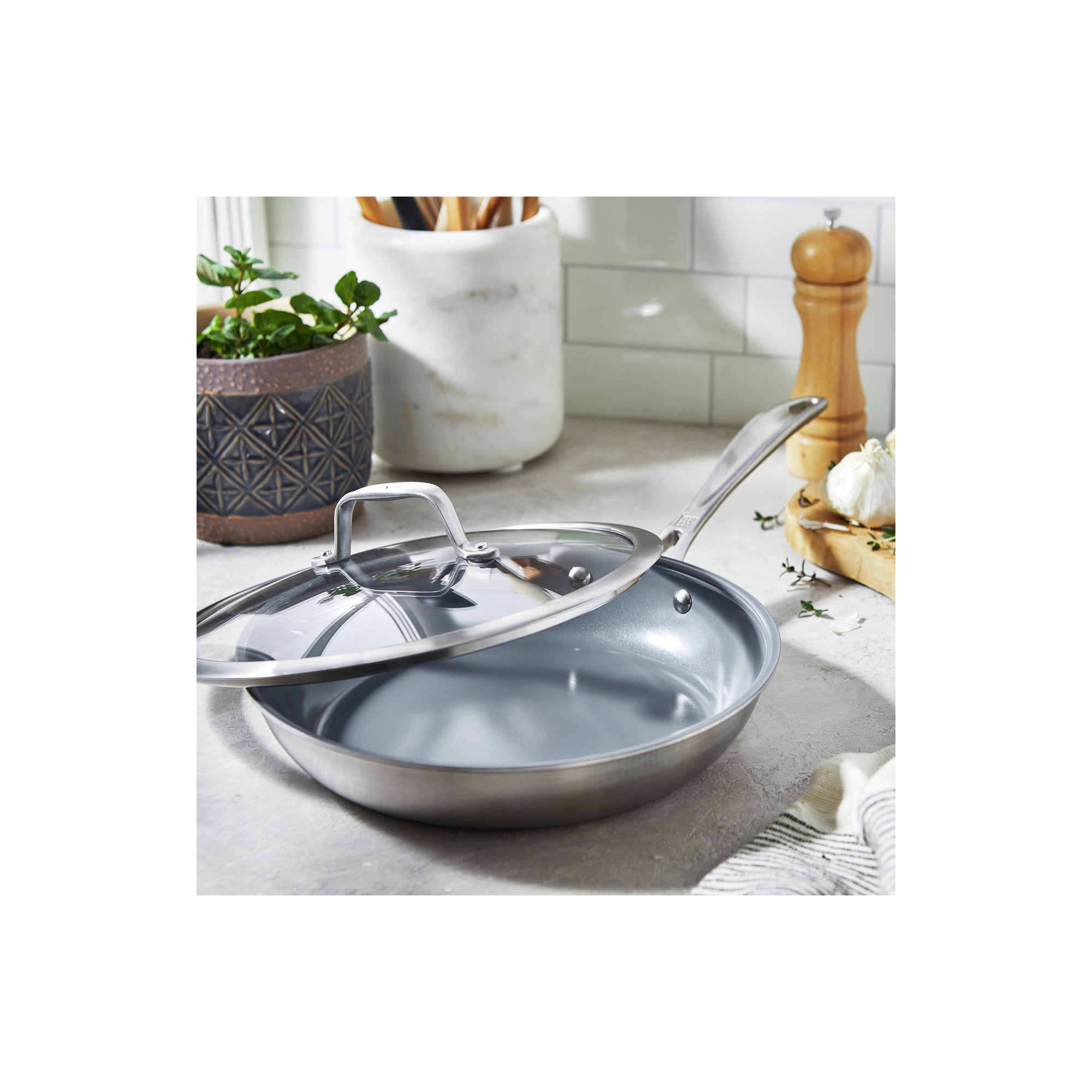 ZWILLING Spirit 3-ply 9.5-inch Stainless Steel Ceramic Nonstick Fry Pan with Lid