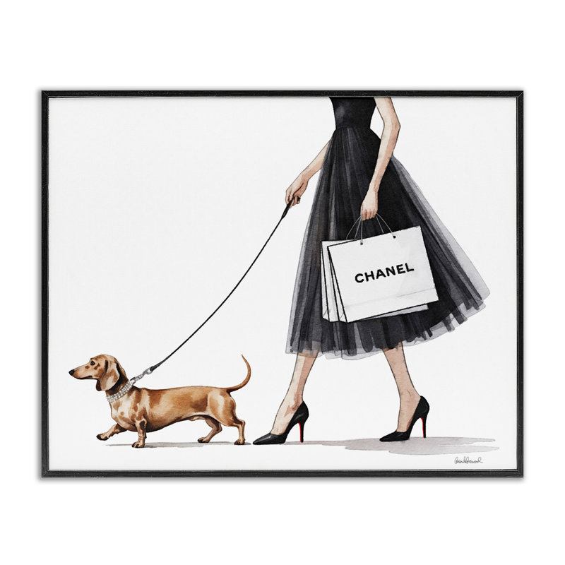 Glam Dog Walking Giclee, conception par Amanda Greenwood, H 11 po x l 14 po, Giclée noire de minuit encadrée