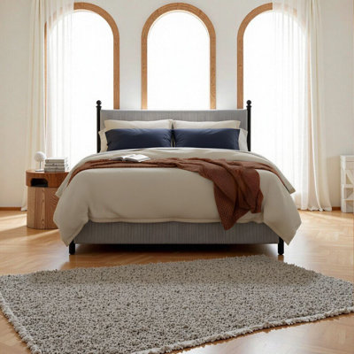 Très grand lit tapissier en bois d'hévéa rayé de 48 pouces - Rayures blanches et noires, design rétro moderne, support robuste et silencieux