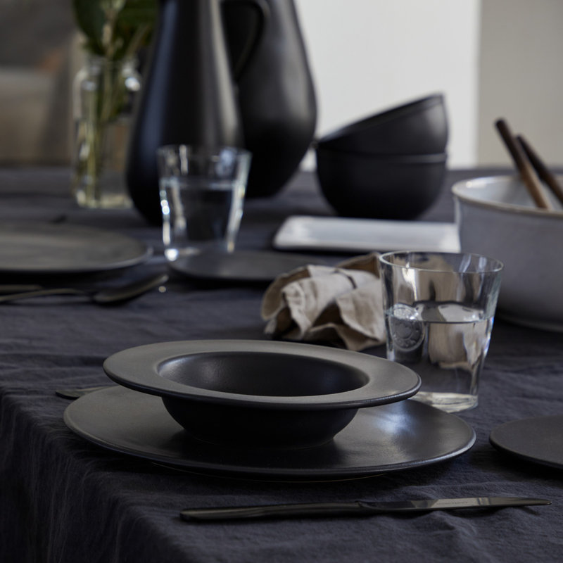 Roda Handmade Stoneware Dinner Plate, Black