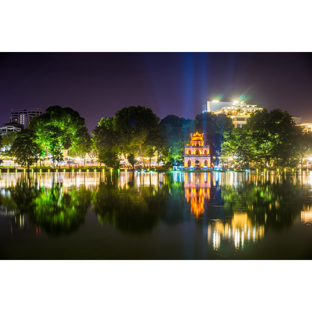 Hoan Kiem See von Lquang - Kunstdrucke auf Leinwand