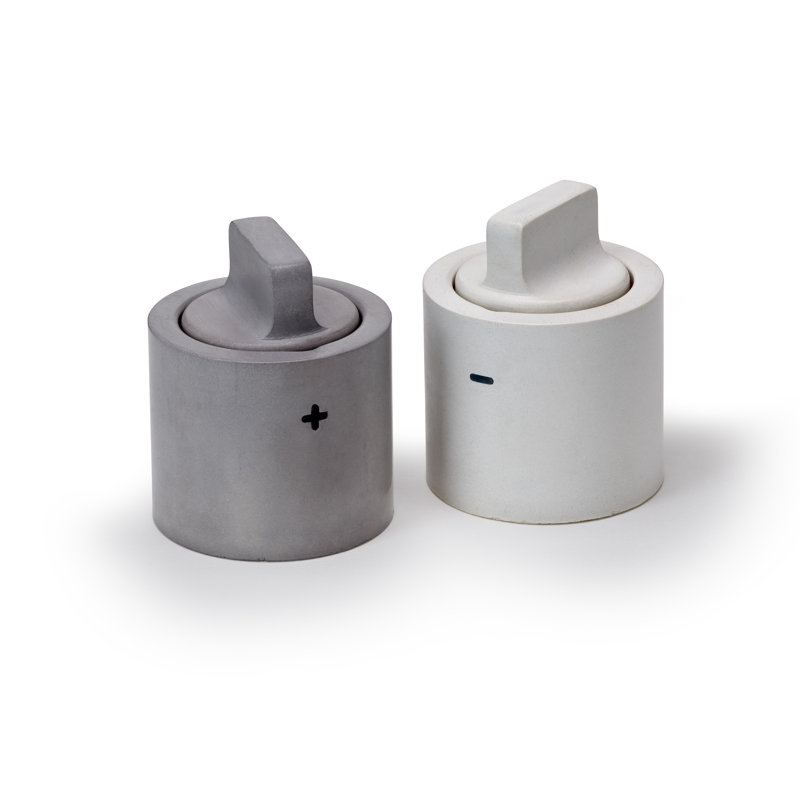 Salière et poivrière en béton