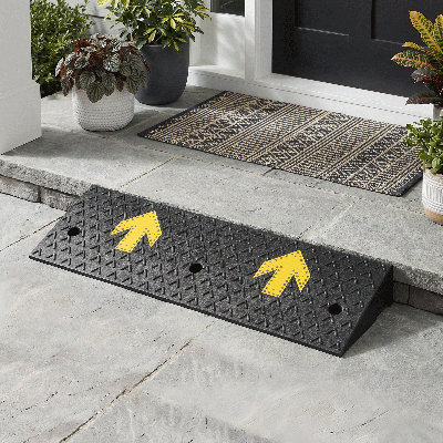 Rubber Arrow Curb Ramp  Rise Heavy-Duty Threshold Driveway Ramp For Cars And Wheelchairs