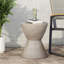 Table d'appoint d'extérieur légère et durable en gris clair MGO, parfaite pour le patio et la cour