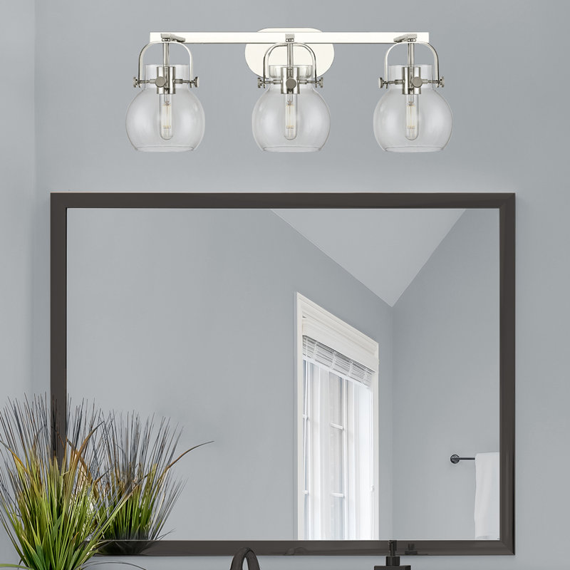 Éclairage pour meuble-lavabo mural 3 lumières 6 po Skerry, Transparent, Nickel poli