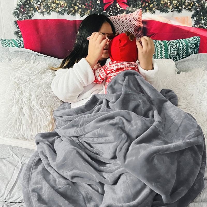 Aivaras Throw Blanket