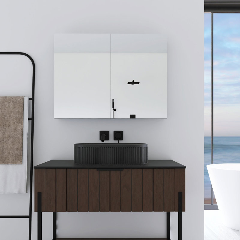 Élégant et fonctionnel 32 po x 24 po Pharmacie à fixation en surface avec miroir et tablettes