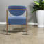 Chaises de salle à manger confortables en tissu bleu, structure en métal moderne avec finition grain de bois pour la maison