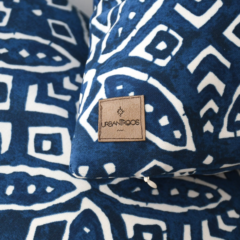 Batik extérieur indigo tropical, Carré 18 po, Housse de coussin seulement - sans coussin