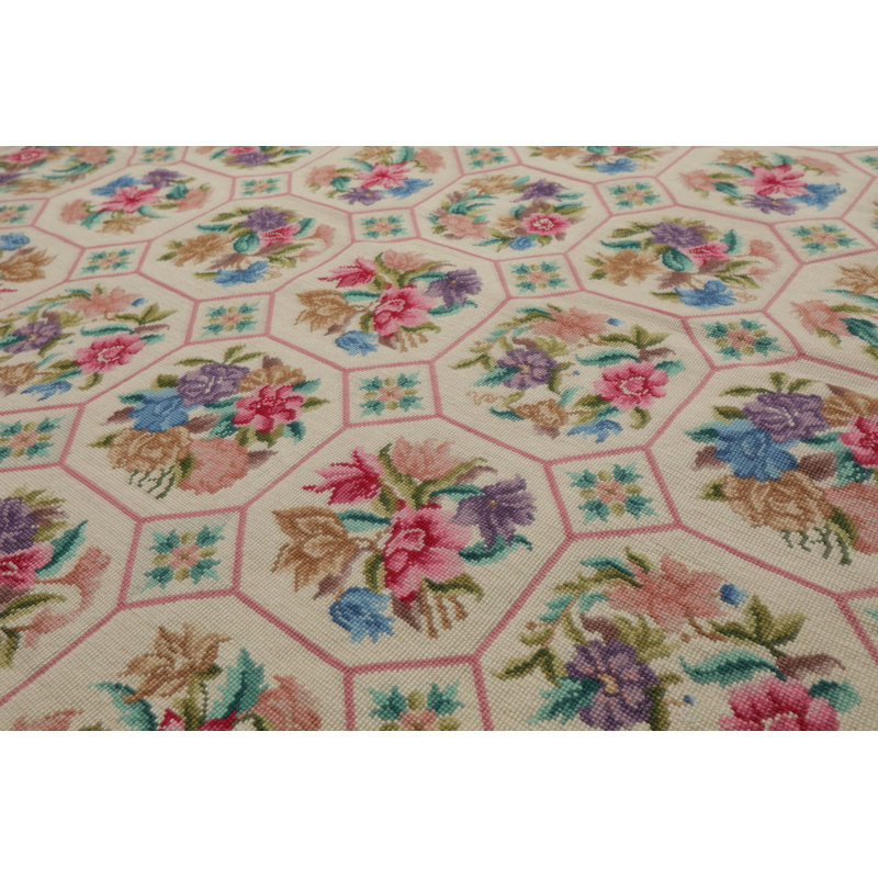 Tapis traditionnel en laine tissé à la main ivoire Aubusson 5 pi 9 po x 8 pi 9 po