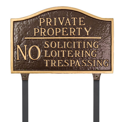 Plaque de déclaration standard avec arches souples pour pelouse - propriété privée, sans démarcation, sans flânage - huilé / doré