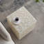Tabouret carré 14 po x 14 po x 18 po, crème, motif, base en laiton, idéal pour les décorations d'intérieur