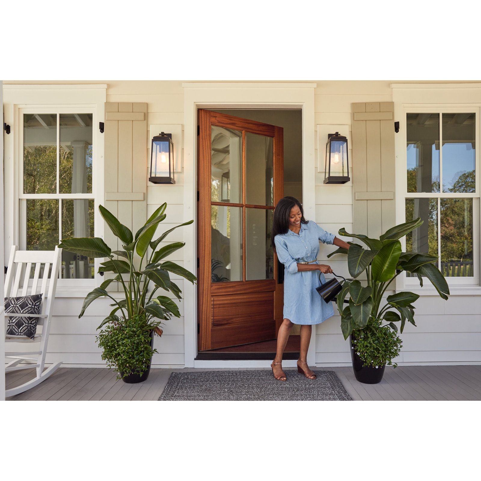 Single Light Outdoor Wall Light, 15.75" H x 6.5" W x 7.5" D