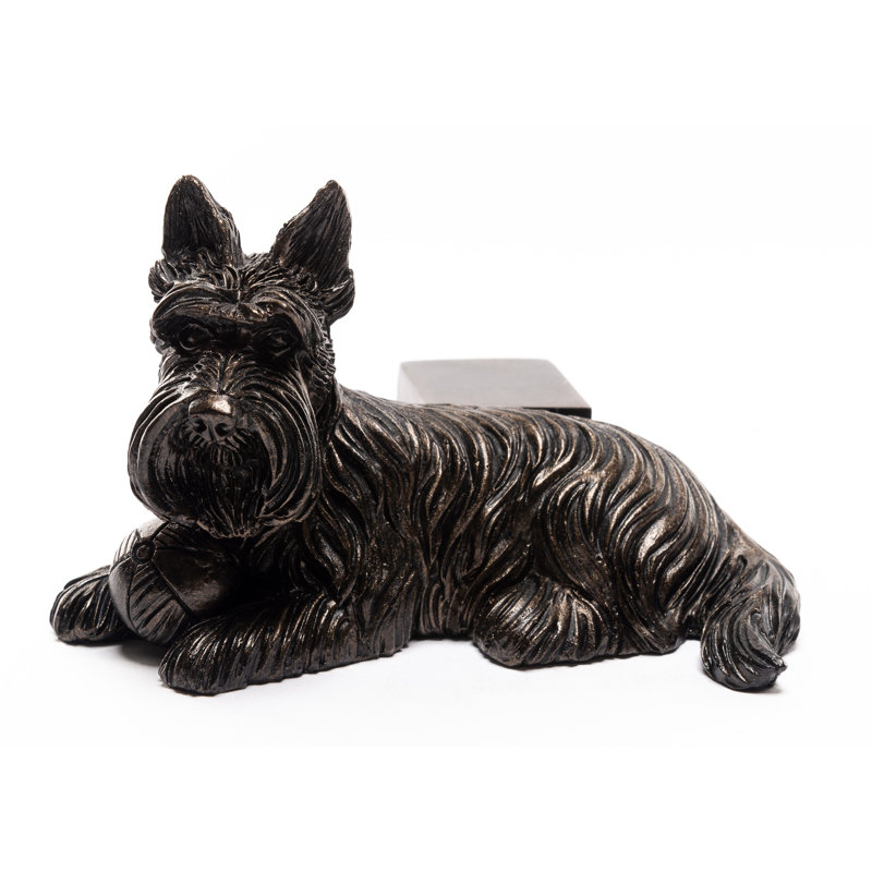 Pieds de jardinière couleur chien écossais Scottish Terrier