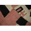 Tapis kilim rose et noir audacieux 9 x 12 avec des bordures complexes