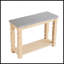 Console rustique moderne avec plateau en béton et cadre en bois détaillé pour un décor de salon élégant