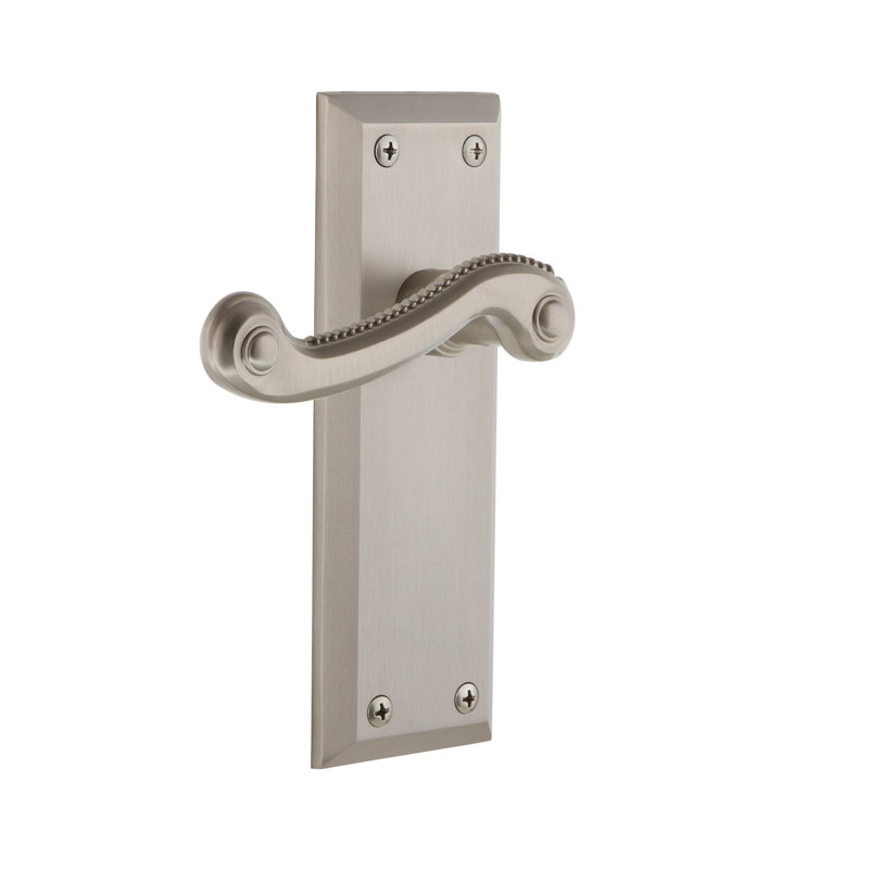 Plaque Grandeur Fifth Avenue avec levier Newport, 2-3/8 po, Nickel satiné, Passage (couloir et garde-robe)